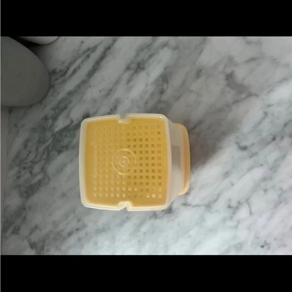 Yellow Tupperware Pickle Keeper - Picture 3 of 4